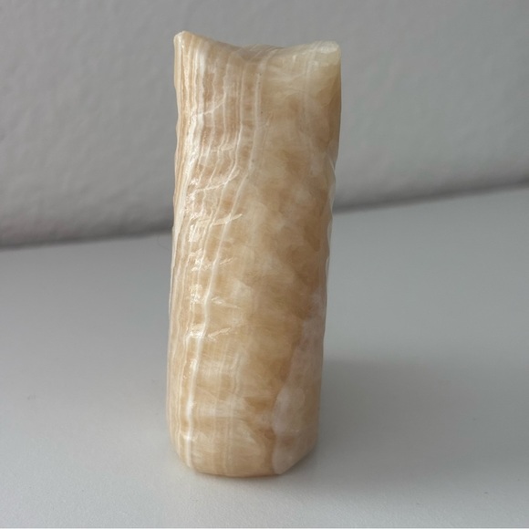 Onyx Carved Bear Banded Calcite Natural Stone Layered Gemstone Rock Crystal - Picture 5 of 9